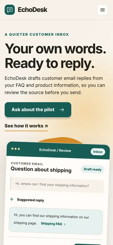 Die Website von EchoDesk, gebaut von Hatchio AI, auf einem Desktop-Bildschirm und einem Handy